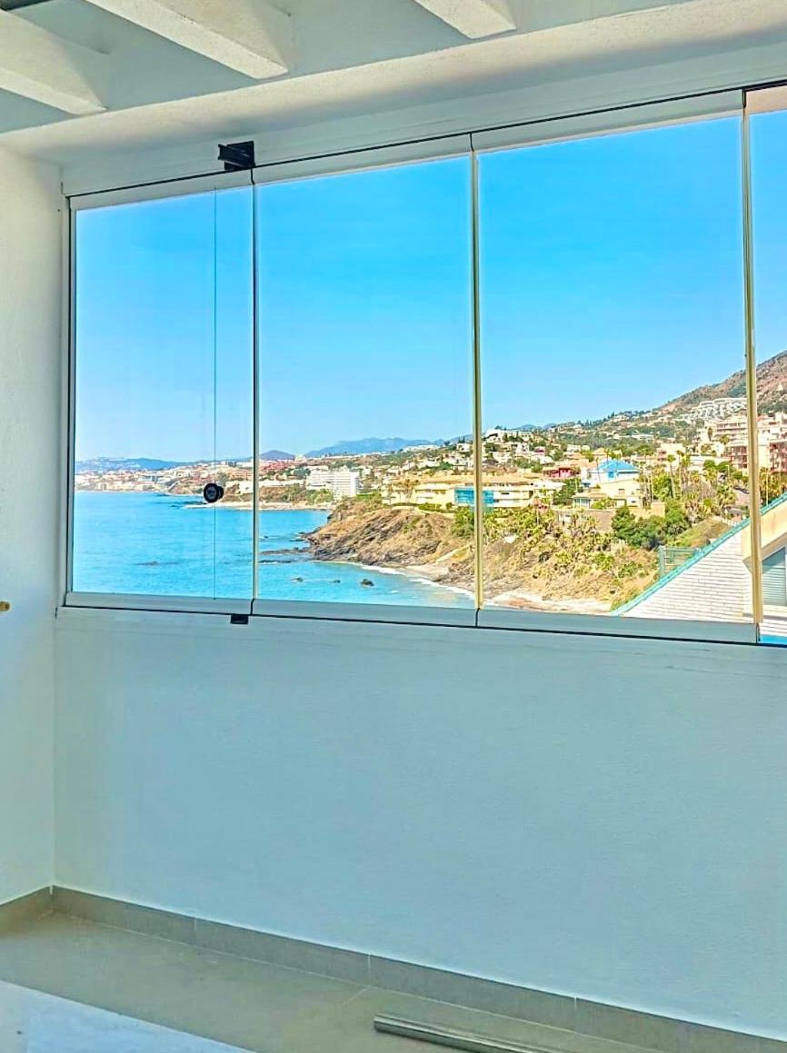 Keywise Beachhouse Oceanblue Duplex De Lujo En Primera Linea Con Vistas Espectaculares , Solarium Privado Y Piscina Benalmádena